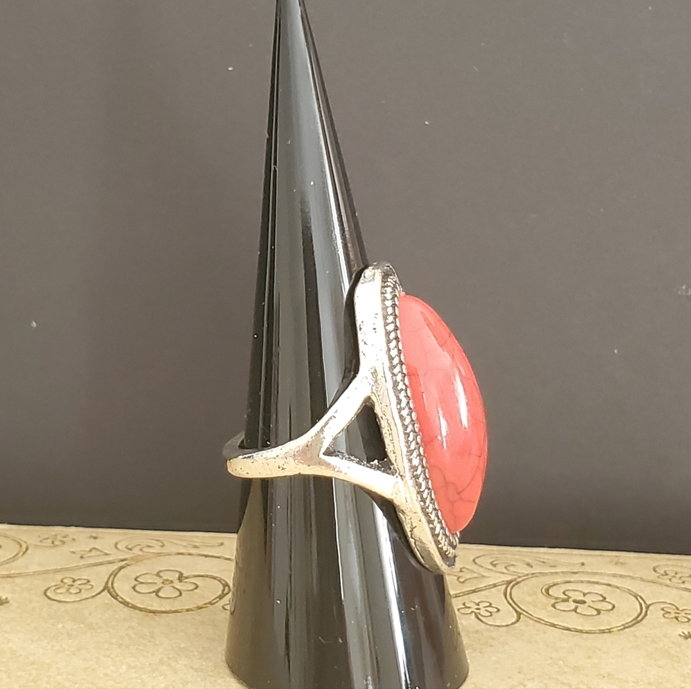 🛍️BUNDLE ONLY ITEM🛍️ Red Oval Stone Ring - Picture 2 of 4